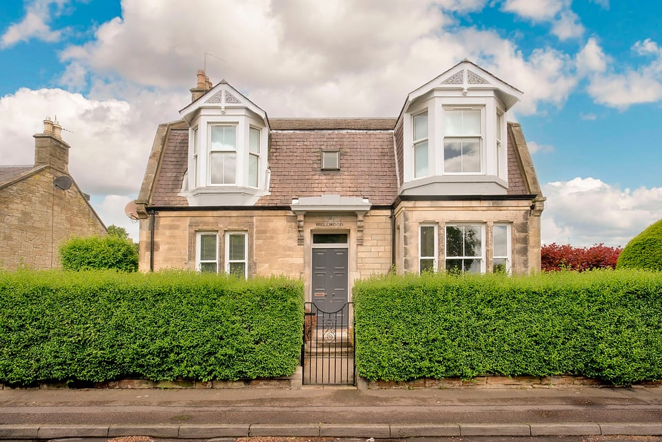 Detached House for sale in Midlothian 12 Golf Course Road, Bonnyrigg, Midlothian Thorntons