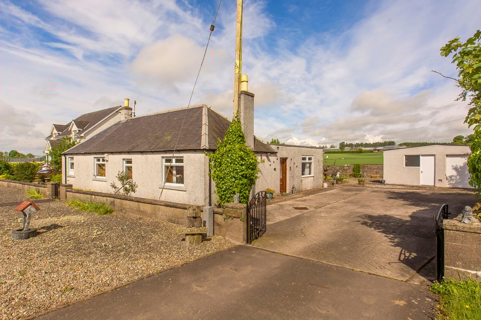 Detached Cottage for sale in Carnoustie 4 Ivy Cottage, Muirdrum