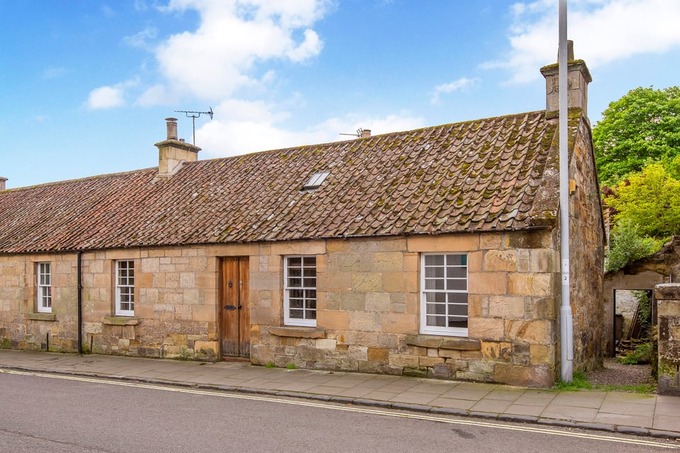 Detached Cottage for sale in Cupar 2 East Port, Falkland, Cupar